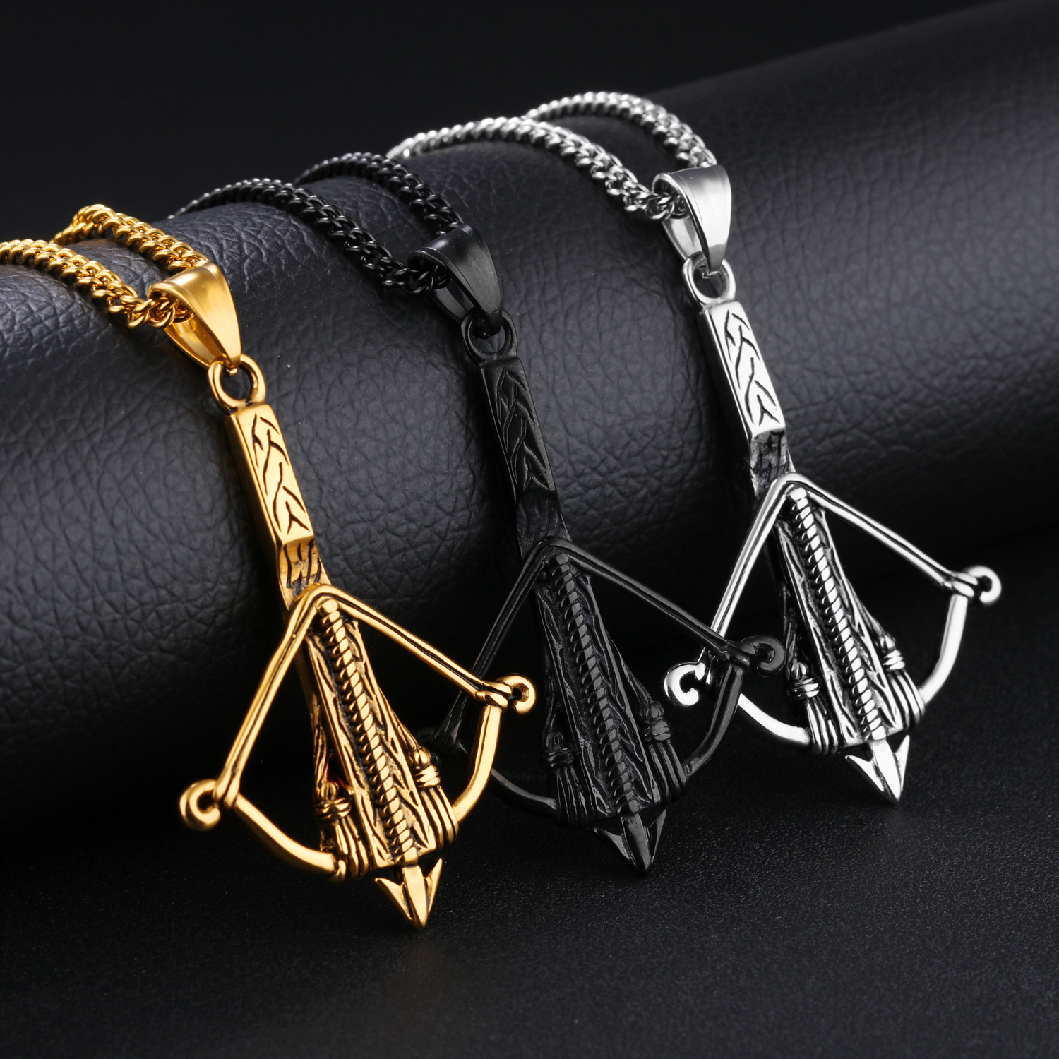 Creative Stainless Steel Bow Crossbow Pendant Men Fashion Student Gift Pendant