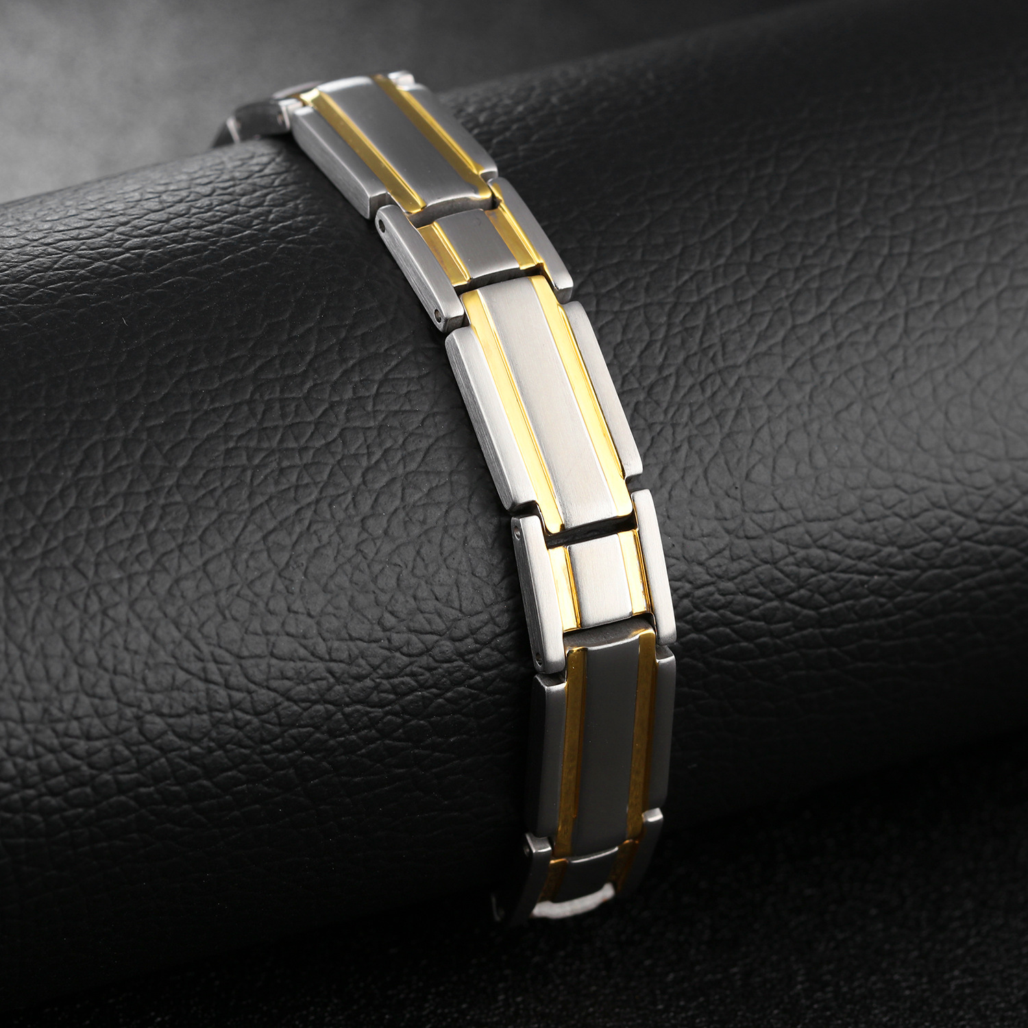 Fashion Titanium Steel Bracelet Tide Men Simple Men Between the Gold Do not Fade Bracelet