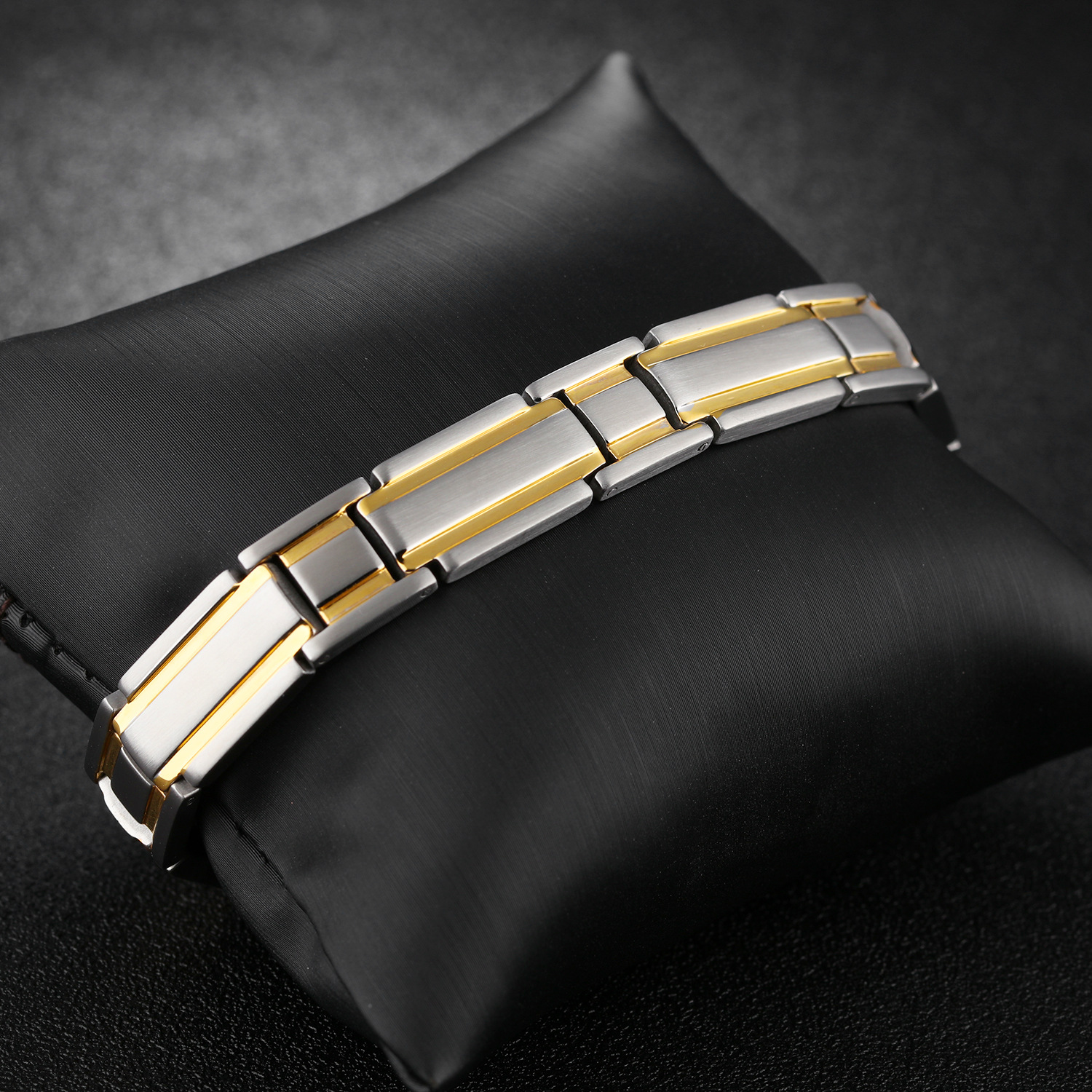 Fashion Titanium Steel Bracelet Tide Men Simple Men Between the Gold Do not Fade Bracelet
