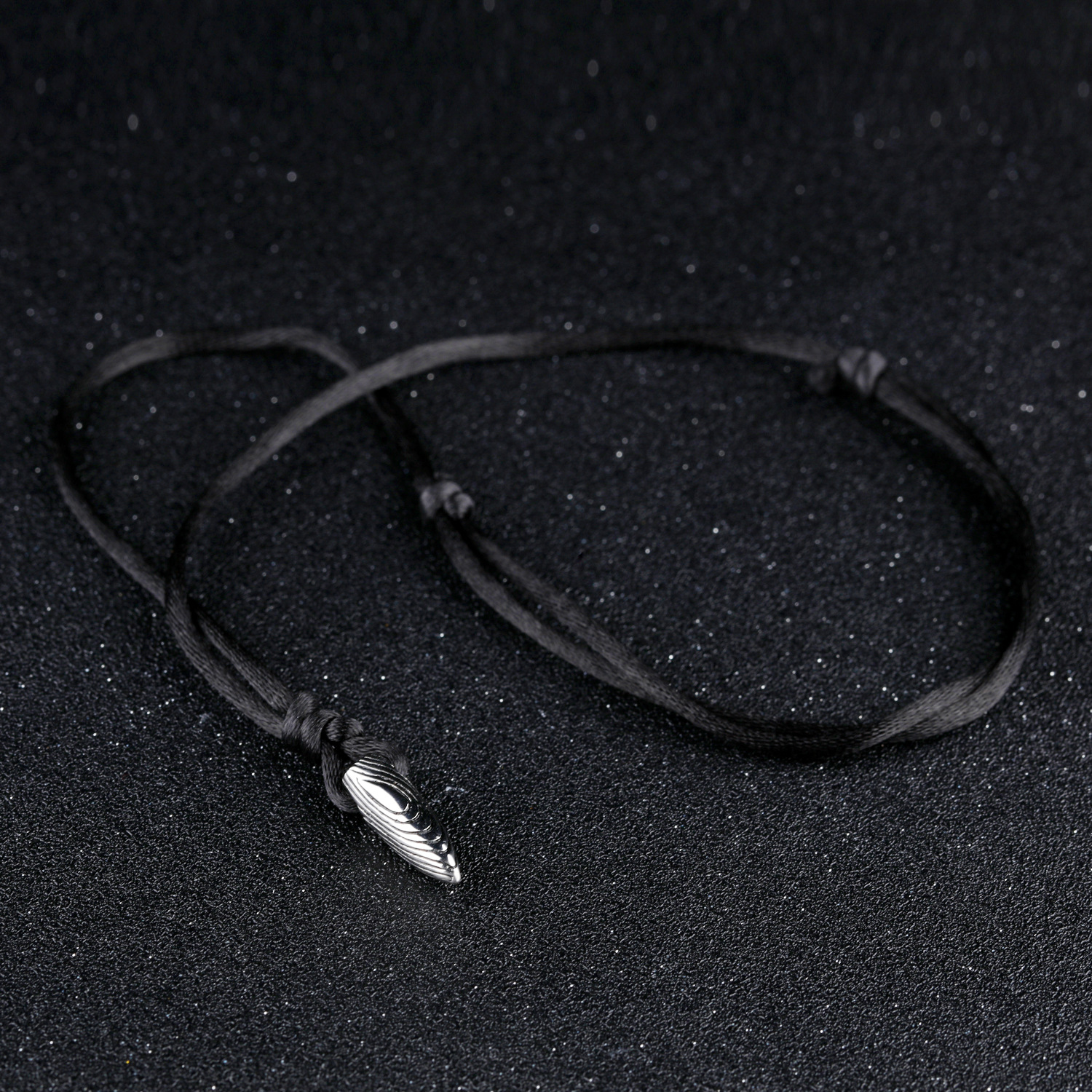Wolf 2 The Same Paragraph Bullet Pendant Necklace Gift Retro Fashion Simple Ornaments