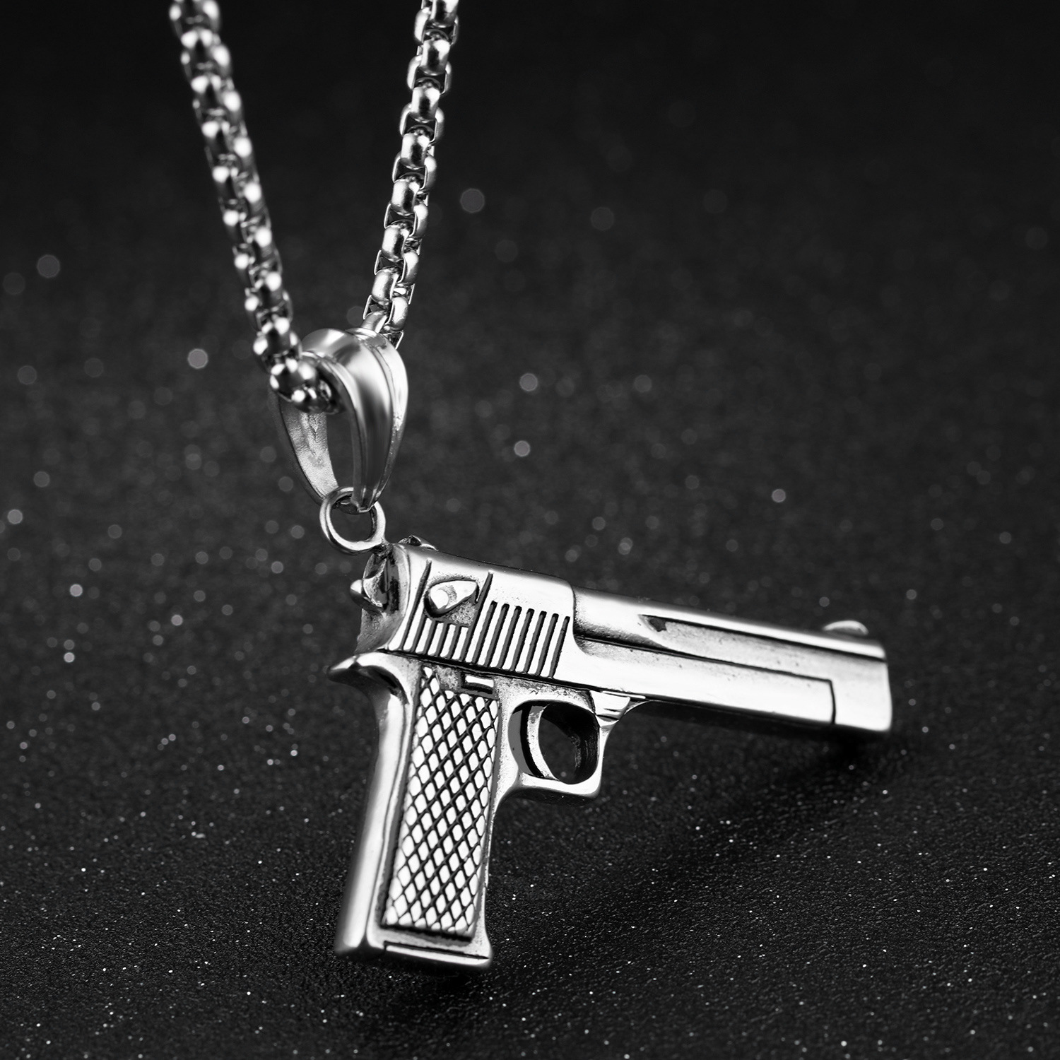 Fashion Western Style Titanium Steel Pistol Modeling Necklace Personality Hip-hop Accessories