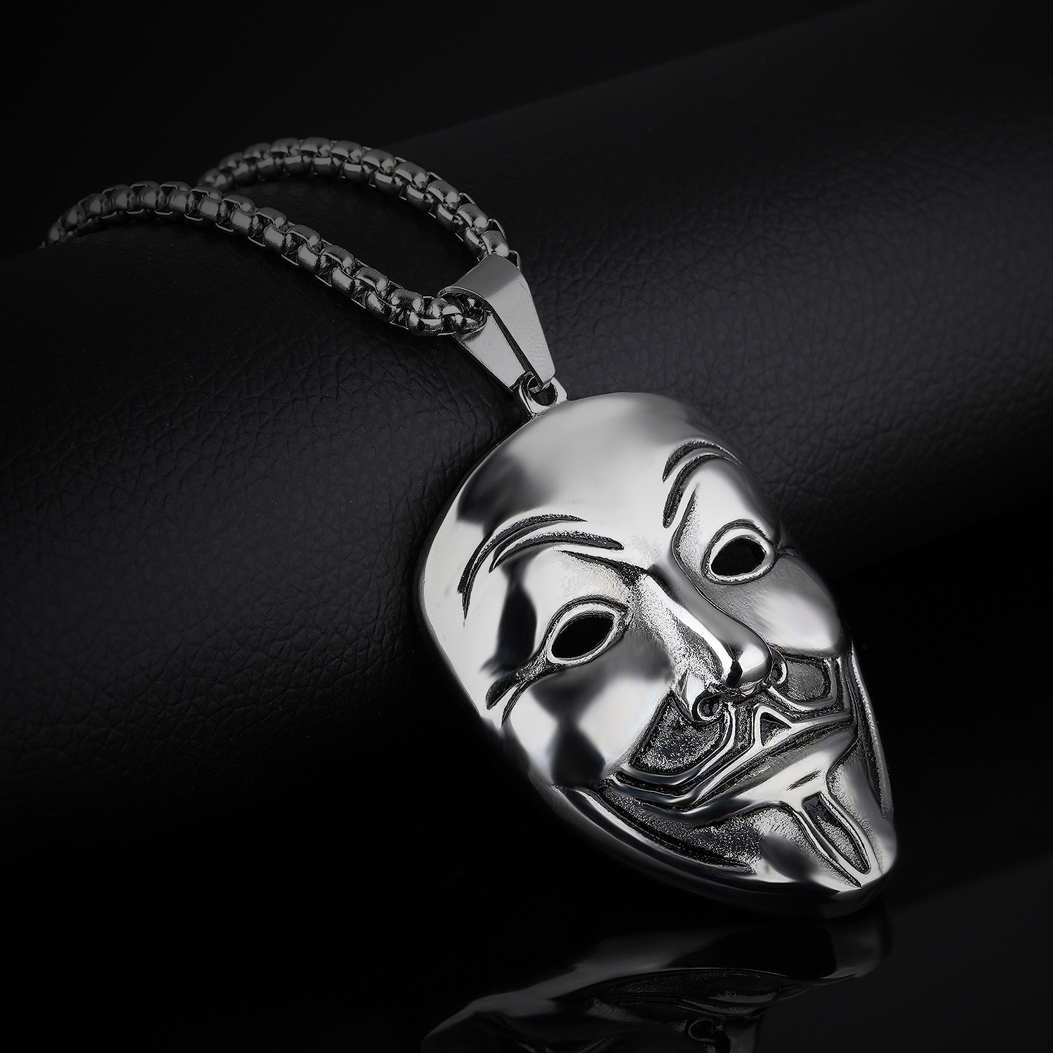 Men V Word Killers Retro Pendant Men Mask Long Section Accessories Pendant