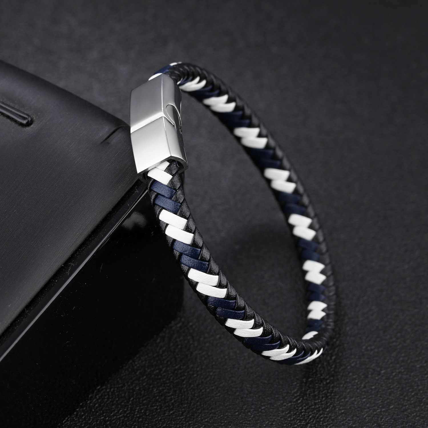 Personality Creative Classic Cortical Titanium Steel Bracelet Men Fashion Leisure Bracelet
