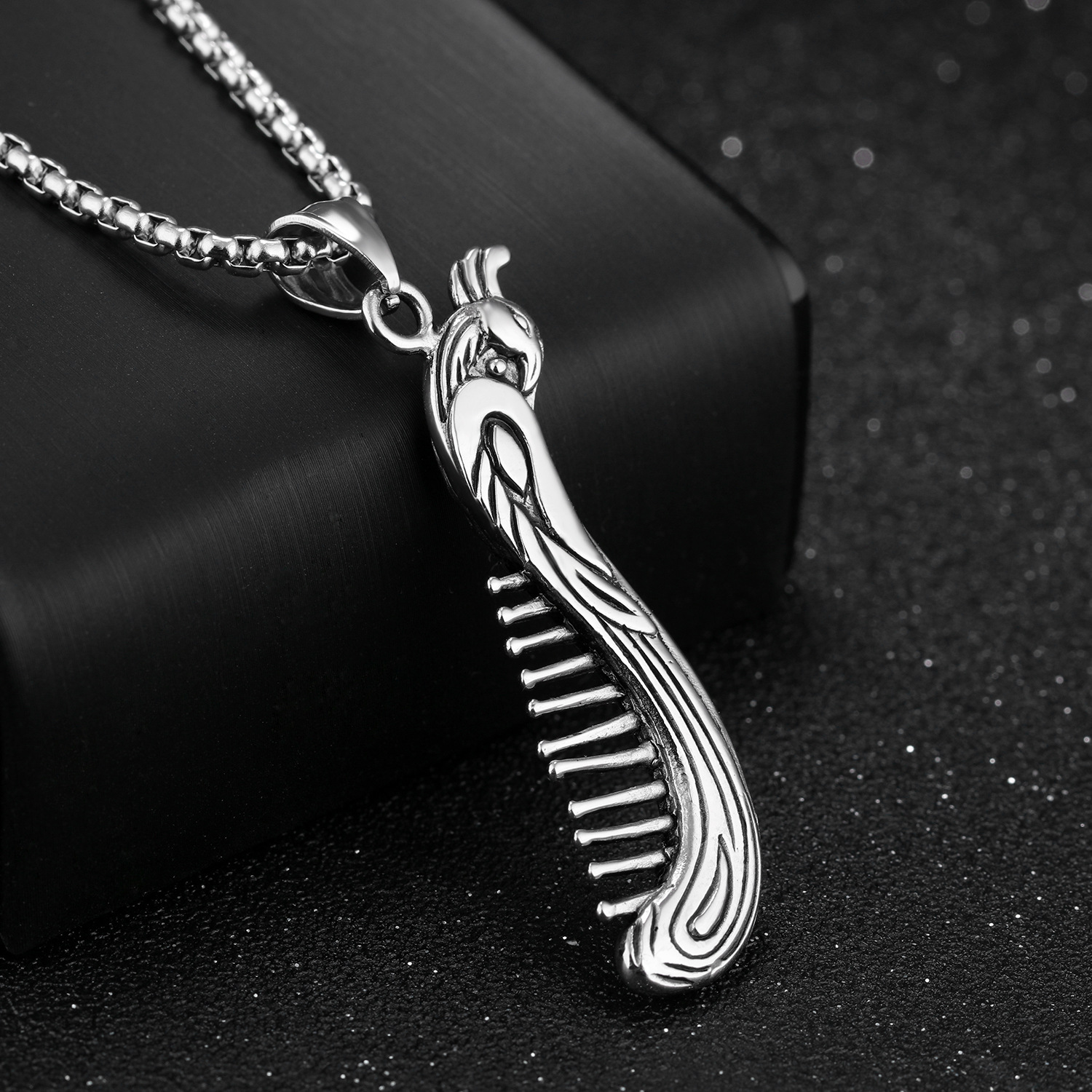 Fashion Trend Accessories Stainless Steel Creative Phoenix Comb Modeling Necklace
