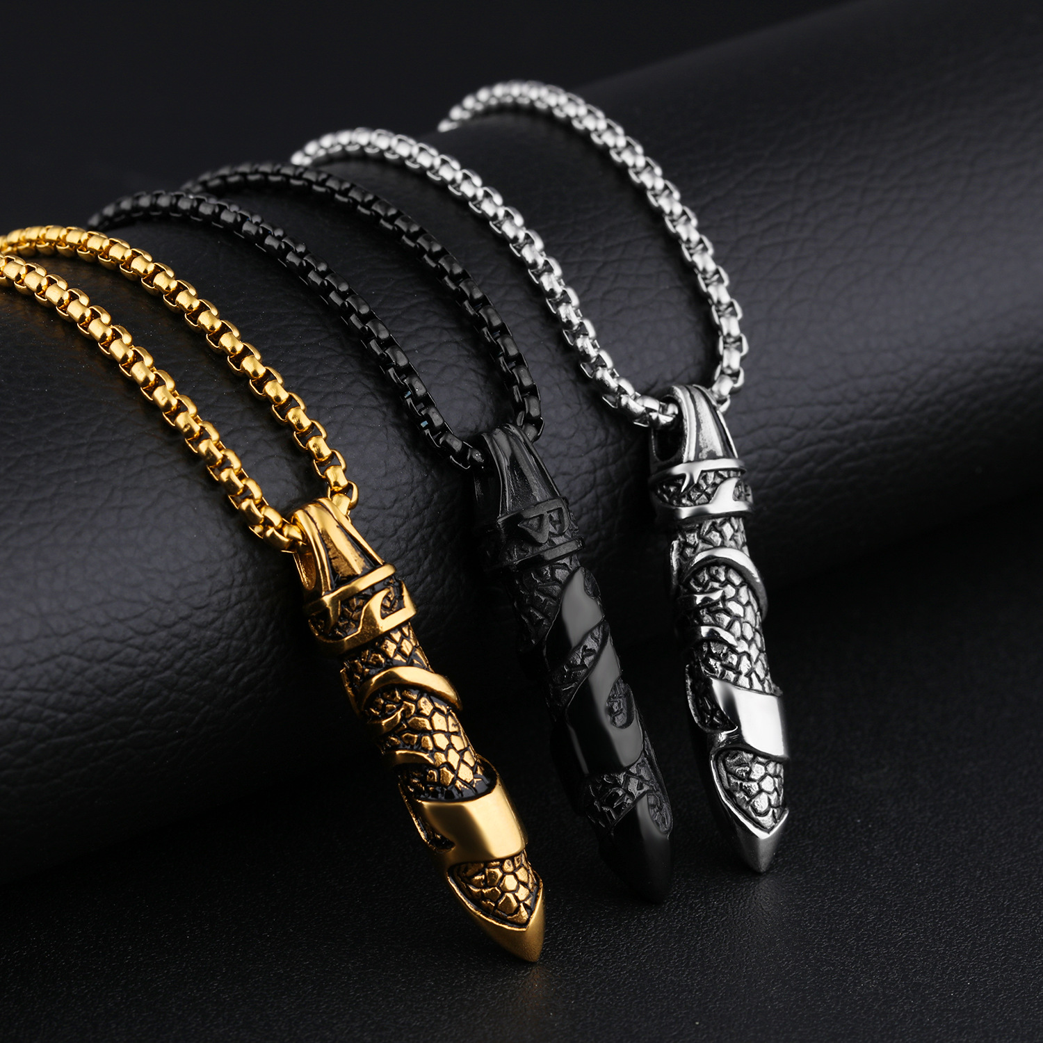 Men Domineering Casting Personality Necklace Trend Fashion Titanium Steel Long Column Pendant