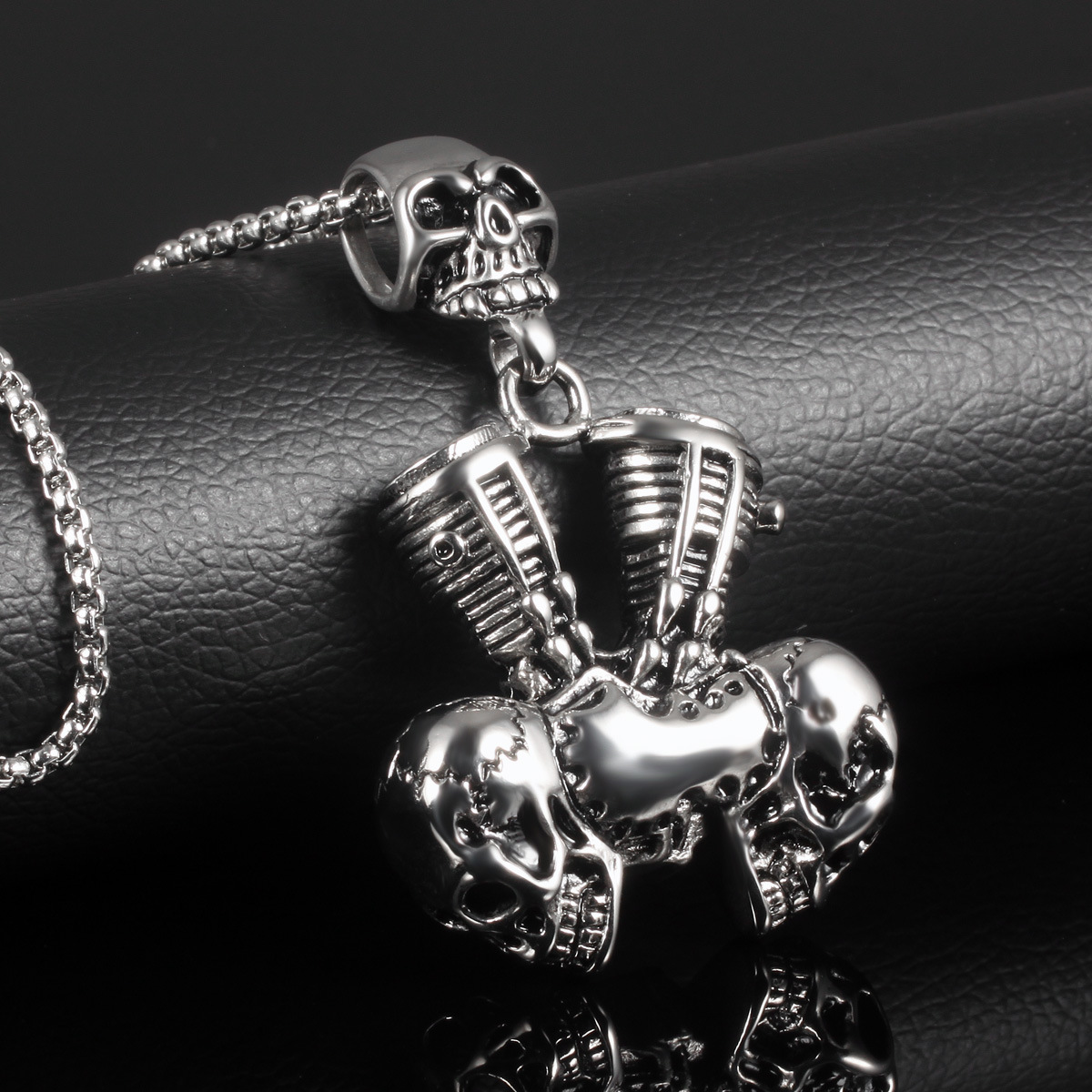 Domineering Skull Head Titanium Steel Men Necklace personality Trend Pendant