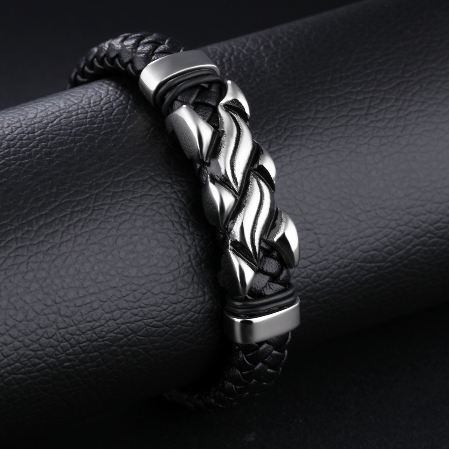 The New Men Flame Leather Bracelet Fashion Personality Wild Accessories
