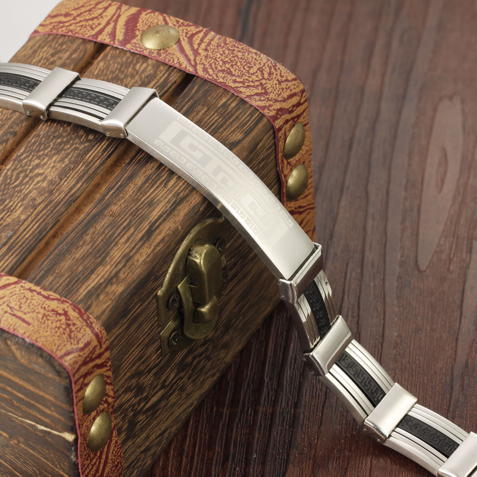 Men Smooth Wrinkle Silica gel Stainless Steel Fashion Personality Bracelet