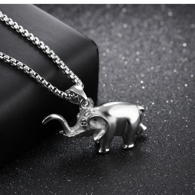 Western Style Fashion Mini Elephant Animal Modeling Pendant Titanium Steel Men Necklace