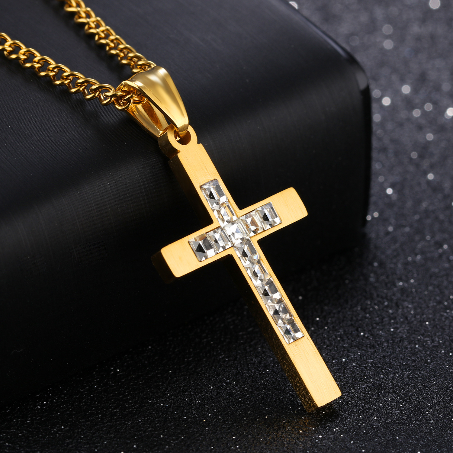 Western Style Hip Hop Classic Cross Men Pendant Mosaic Diamond Tide men Necklace