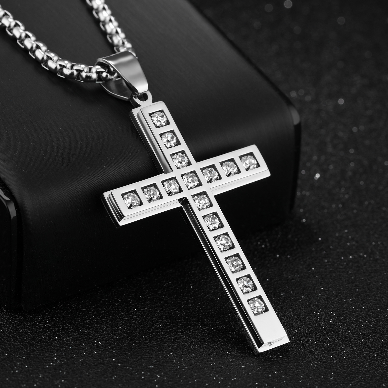 Domineering Personality Retro Diamond Cross Necklace Fashion Titanium Steel Pendant Accessories