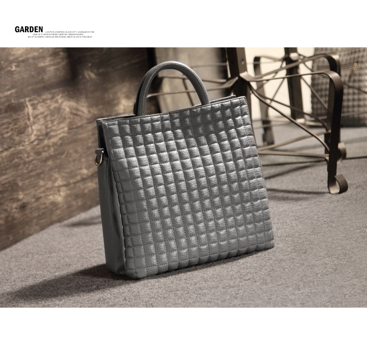 The New Lady Bags Fashion Handbag Shoulder Oblique Cross Package Ms Lingge Leisure Big bag