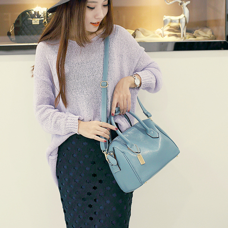 Western style Lady bags Wild handbag Shoulder Messenger Pillow bag Ladies bag