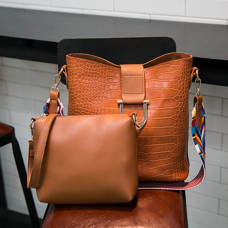 The New Mother Package Bucket Wild Messenger Bag Shoulder Lady bags Crocodile Pattern Ladies bag