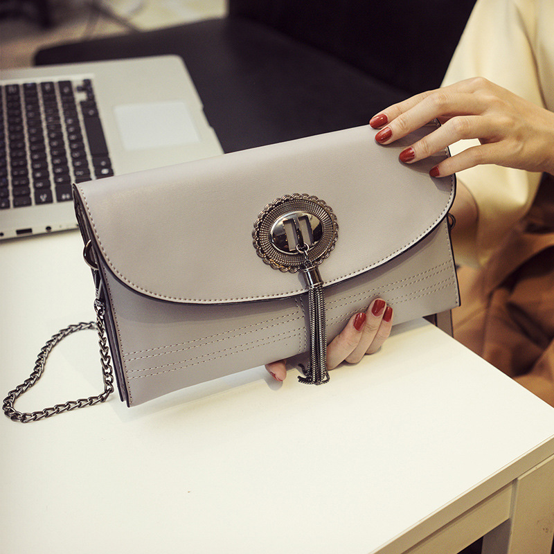 Ms Chain Tassel bag fashion Envelope package Clutch bag Shoulder Messenger bag Wild Clutch