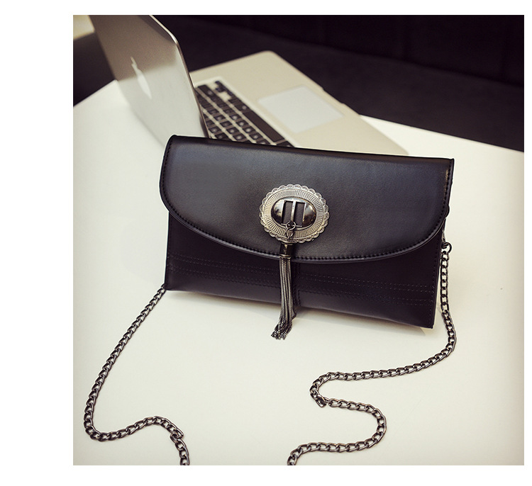 Ms Chain Tassel bag fashion Envelope package Clutch bag Shoulder Messenger bag Wild Clutch