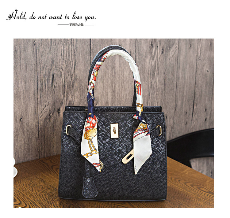 The New Platinum package handbag Lady bags Shoulder Messenger bag Western style fashion Wild Ms. bag