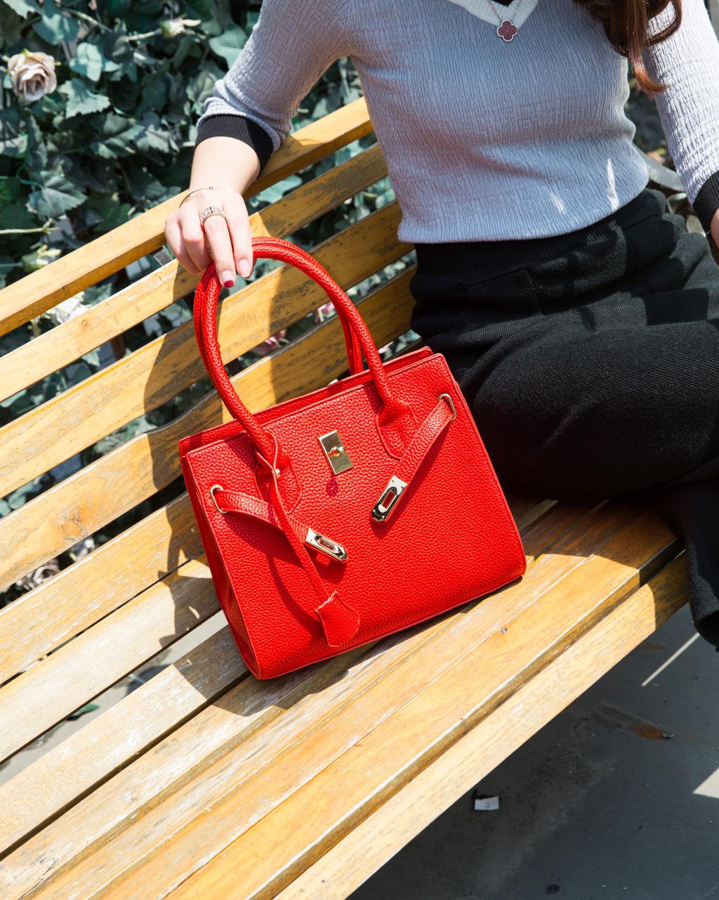 The New Platinum package handbag Lady bags Shoulder Messenger bag Western style fashion Wild Ms. bag