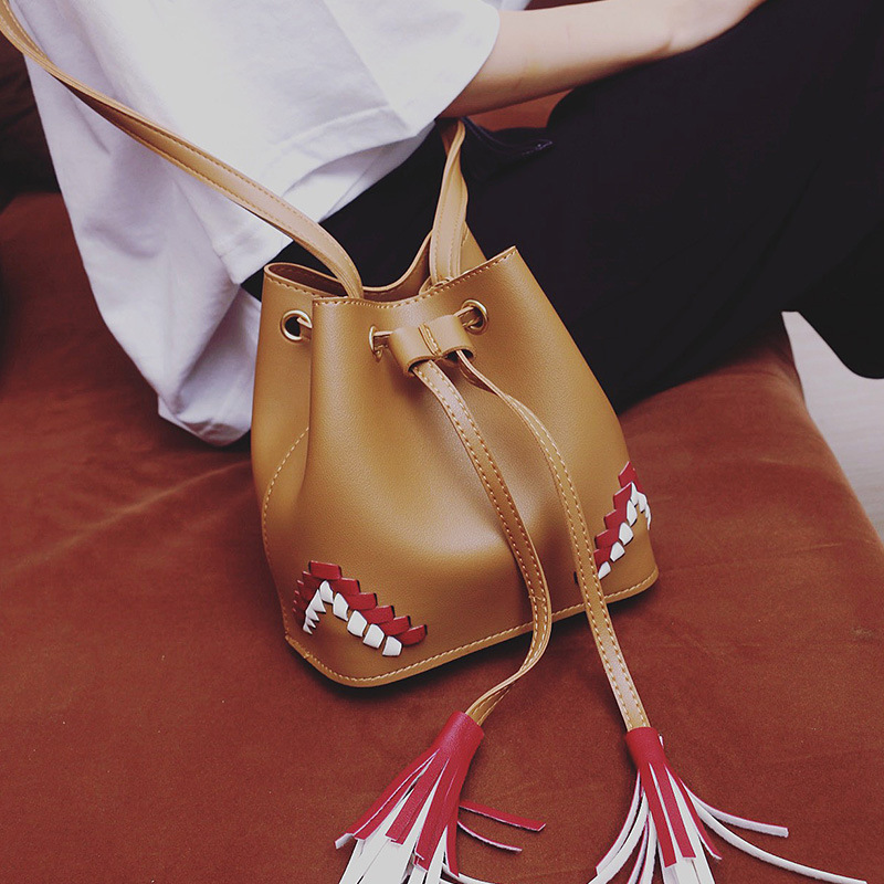 The New Bucket Bag Ms Packet Messenger Bag Trend Wild Messenger bag tassel Shoulder Bags Handbags