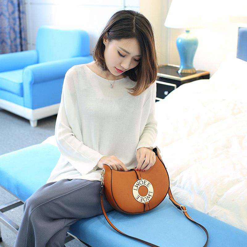 Fashion Lady Bags Trend Simple Shoulder Bags Leisure Handbag Retro Diagonal Saddle bag