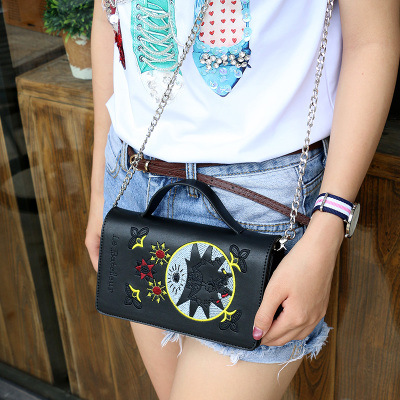 The New Embroidery Small Square Package Wild Handbag Simple Chain Shoulder Messenger bag