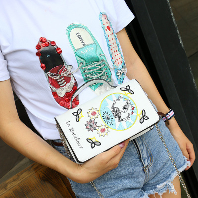 The New Embroidery Small Square Package Wild Handbag Simple Chain Shoulder Messenger bag