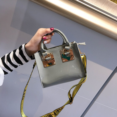 The New Patent Leather Ms Wild Messenger bag Personality Fashion Portable Shoulder Bags Handbags