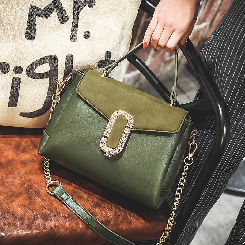 The New Wild Messenger Bag Personality Chain Bag Simple Shoulder Fashion Handbag Lock Lady bags