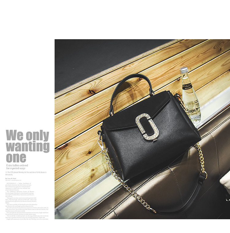 The New Wild Messenger Bag Personality Chain Bag Simple Shoulder Fashion Handbag Lock Lady bags