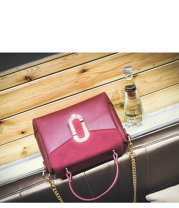 The New Wild Messenger Bag Personality Chain Bag Simple Shoulder Fashion Handbag Lock Lady bags