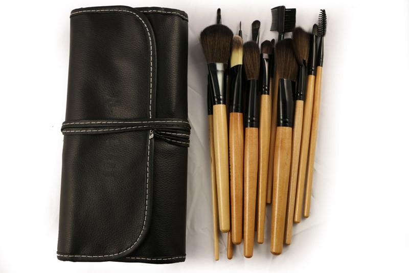Ms Personality Fashion Make up tool 18 Branches Black Wood Color Makeup Brush Set PU Package
