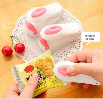 Portable Household Mini Sealer  Snacks Plastic Bags Sealer Travel Hand Pressure Heat Sealing Machine