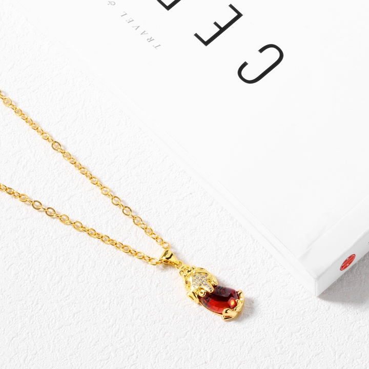 Western Style Ms Popular Accessories 24 gold Plating Brave Troops Necklace Transport luck Pendant