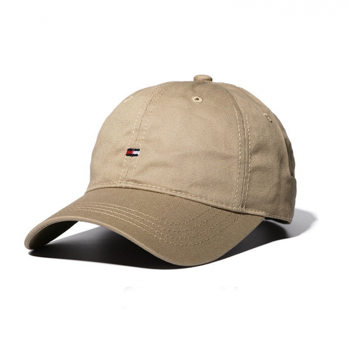 Autumn And Winter Solid Color Baseball cap Fashion Wild Casual hat Lovers hat Men Curved eaves Caps