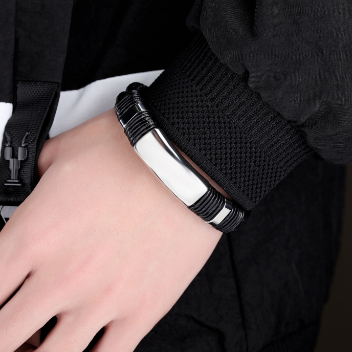 Western Style Men Fashion Titanium Steel Smooth Bracelets Inverted Magnetic buckle Wristband