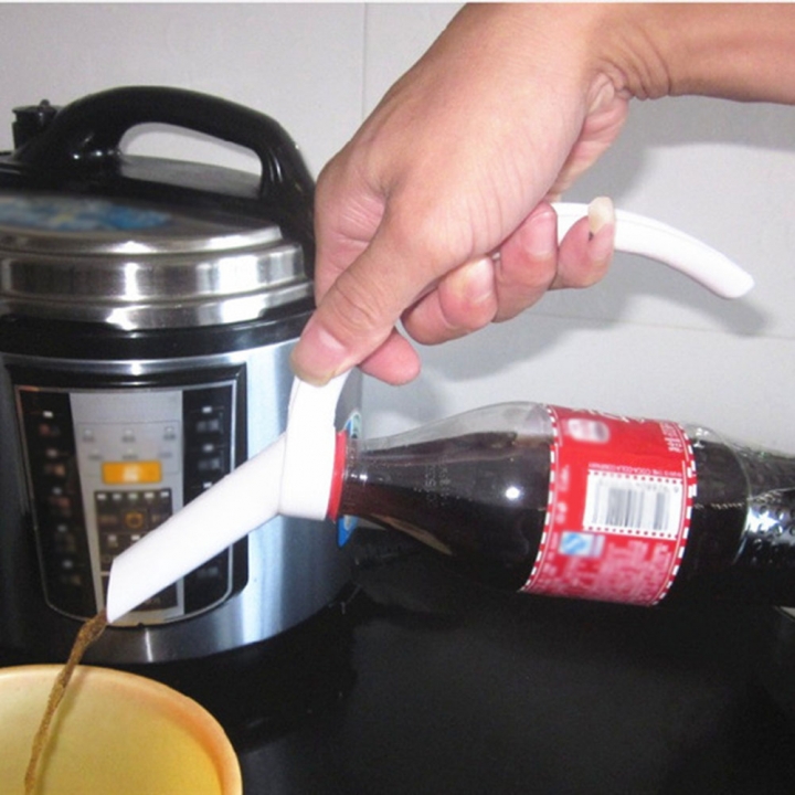 Plastic Bottled Beverage Handle Soda Coke Drinkeware Water Spout Bottle  Home