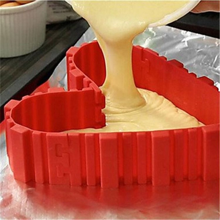 Nonstick Pancake Egg Flipper Maker Tools Silicone Magic Bake Snake Cake Mold
