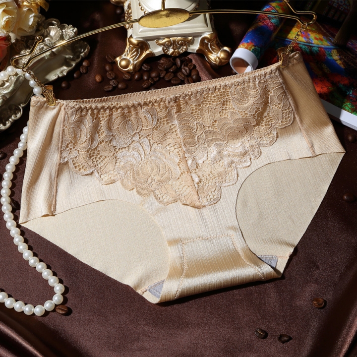 The New Brushed Lace Ms Triangular Underwear Middle Waist No Trace Women's Underwear