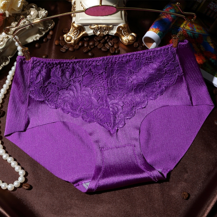 The New Brushed Lace Ms Triangular Underwear Middle Waist No Trace Women's Underwear