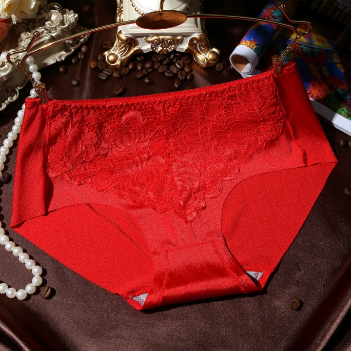 The New Brushed Lace Ms Triangular Underwear Middle Waist No Trace Women's Underwear