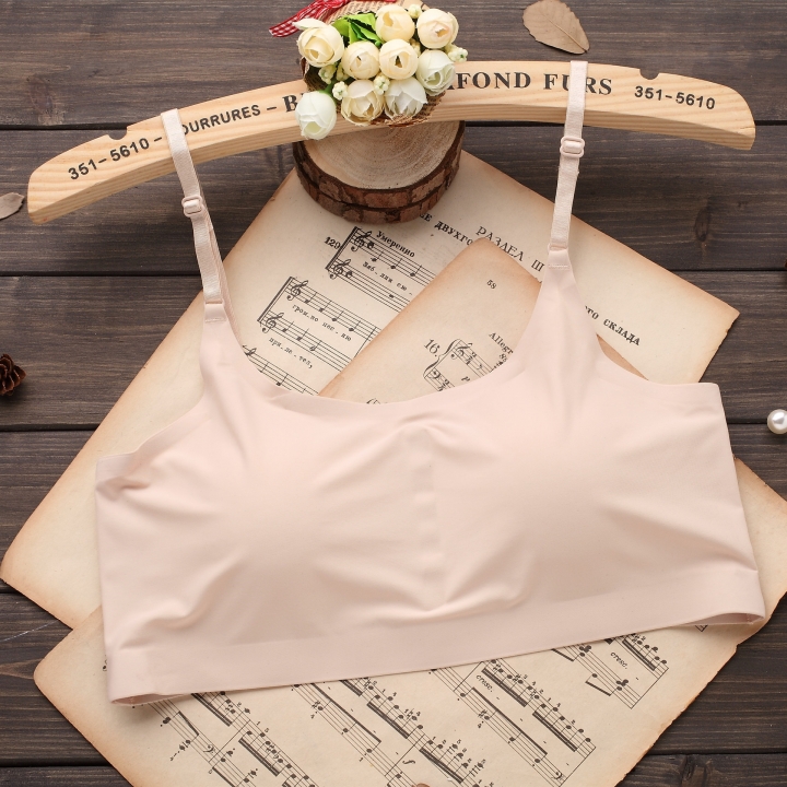 Wild Beauty Back Wrapped Chest No trace Seamless Ice Silk Underwear One Piece Sexy Backless Bra