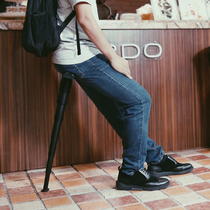 Chair Queue For The Sitpack In A Portable Seat Is A Seat With Subway Seat Carrier Party Supplies