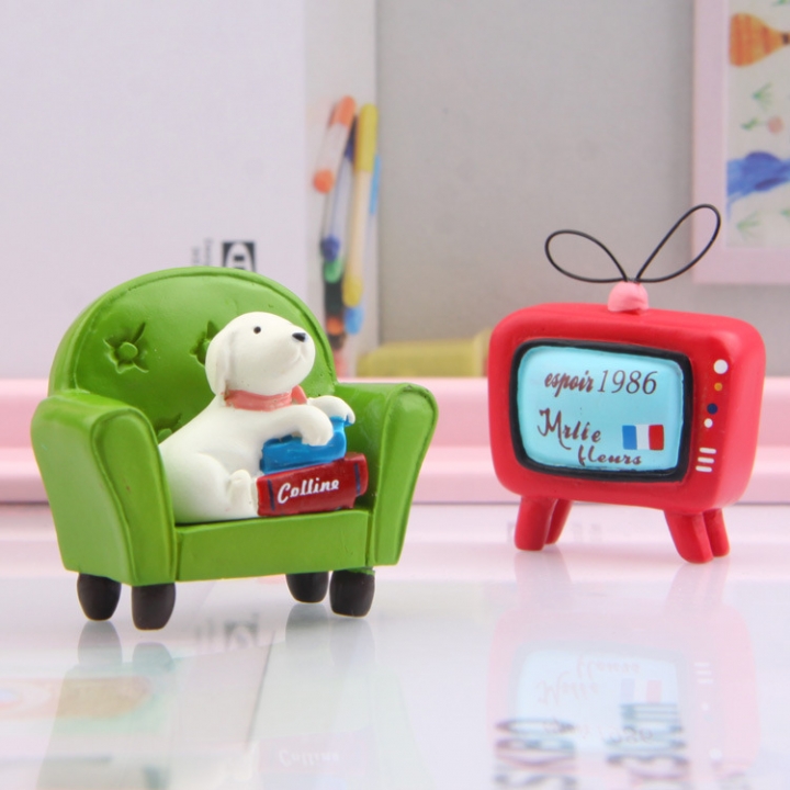 Groceries Sofa watch TV Puppy Art moss Succulents Fresh Flower insert Shooting Prop