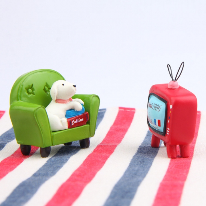 Groceries Sofa watch TV Puppy Art moss Succulents Fresh Flower insert Shooting Prop