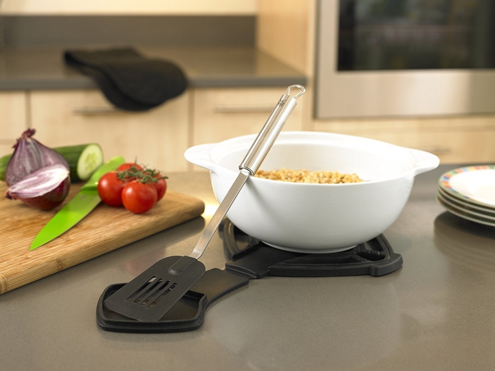 Zyliss Silicone Trivet with Spoon Rest Silica gel Dual use Potholder  Kitchen Restaurant Supplies