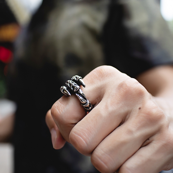 Western style Titanium steel Ring Men Claw personality Domineering ring paw index finger jewelry