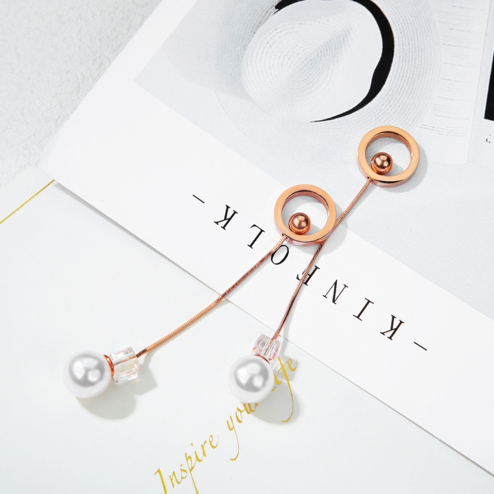 Western style Simple temperament Geometric shape Circle Titanium steel Stud earring