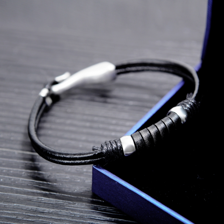 Western style trend Weaving alloy Leather rope Men Bracelet Simple Wild Accessories