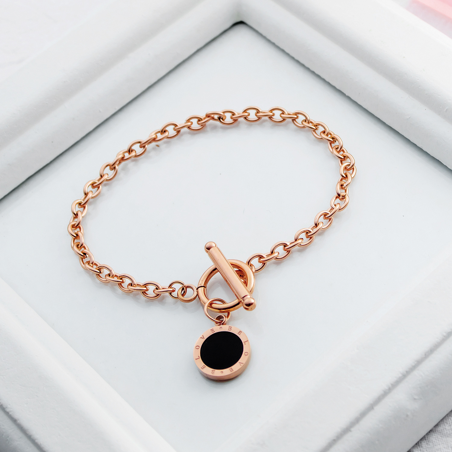 Ms personality Titanium steel jewelry Rose gold chain black Round card Ms Girlfriend bracelet
