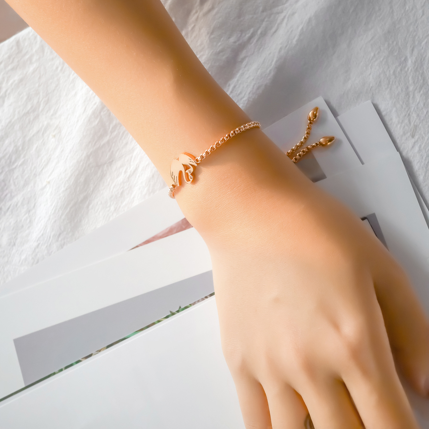Ms temperament Rose gold Bracelet Creative personality design swan Bracelet